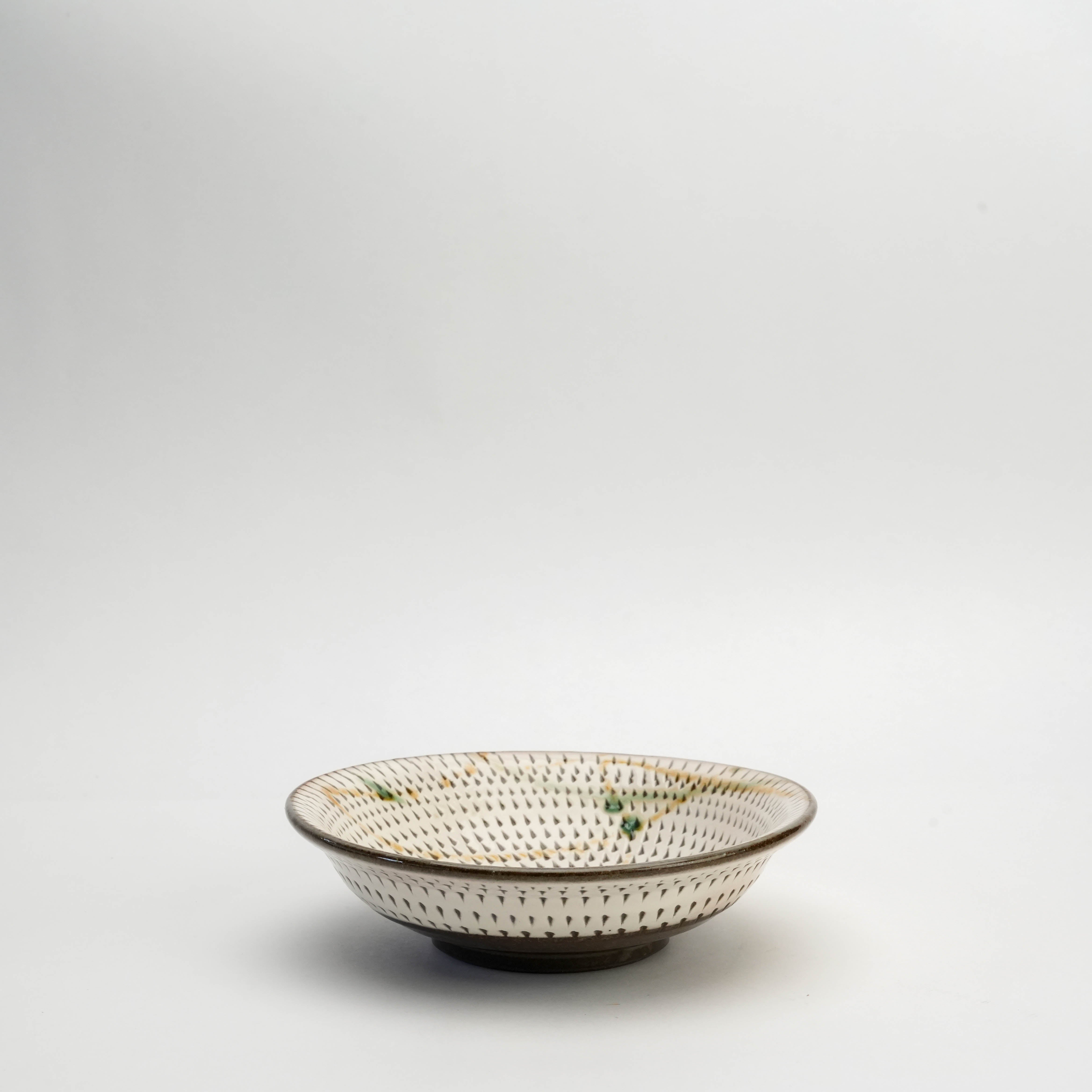 Mino Ware Carved Bowl - Japanese Bowl | Tobikanna Style, 17.5cm with hand-carved patterns and earthy glaze, ideal for serving or decor.