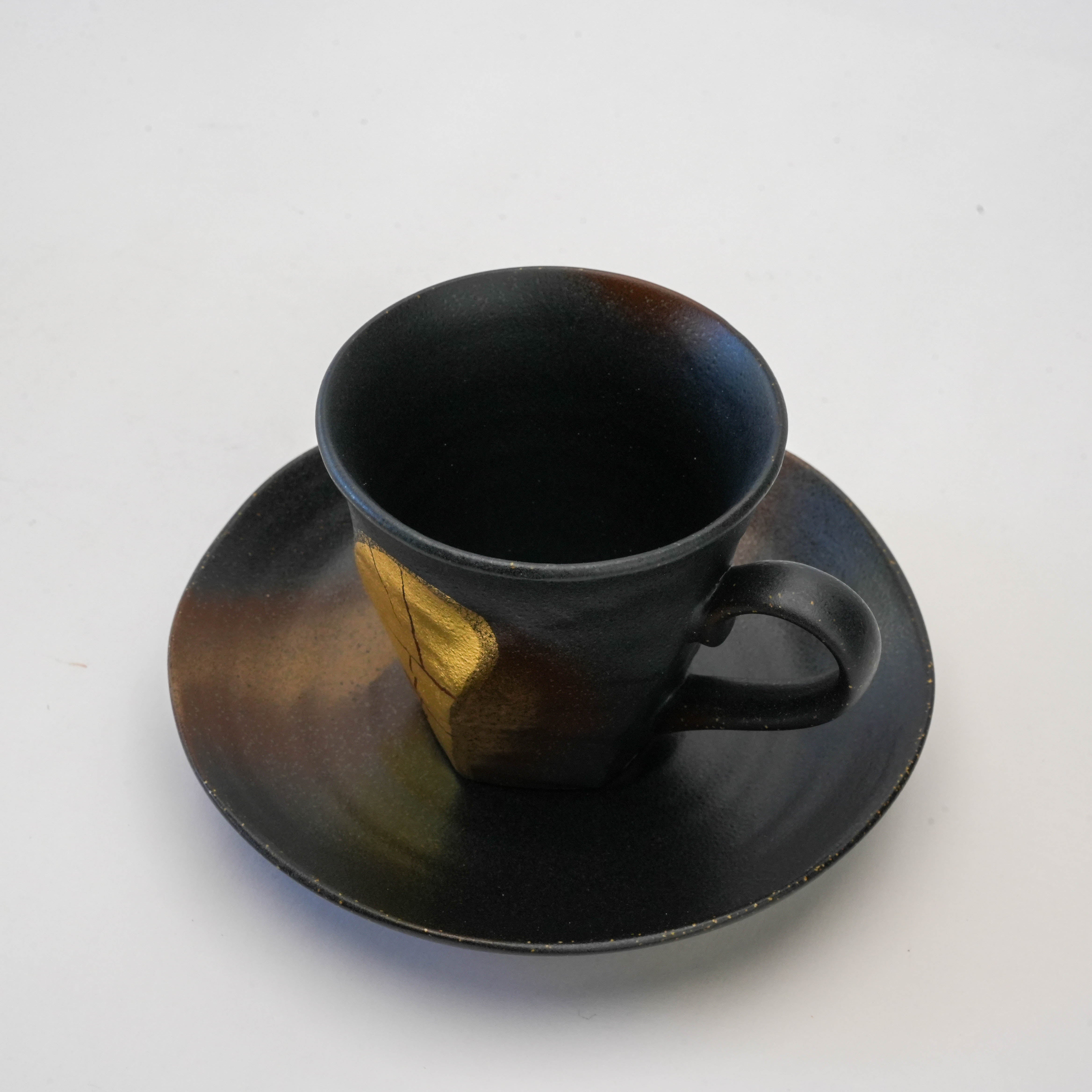 Kutani Ware Coffee Cup & Saucer – Gold Leaf Design