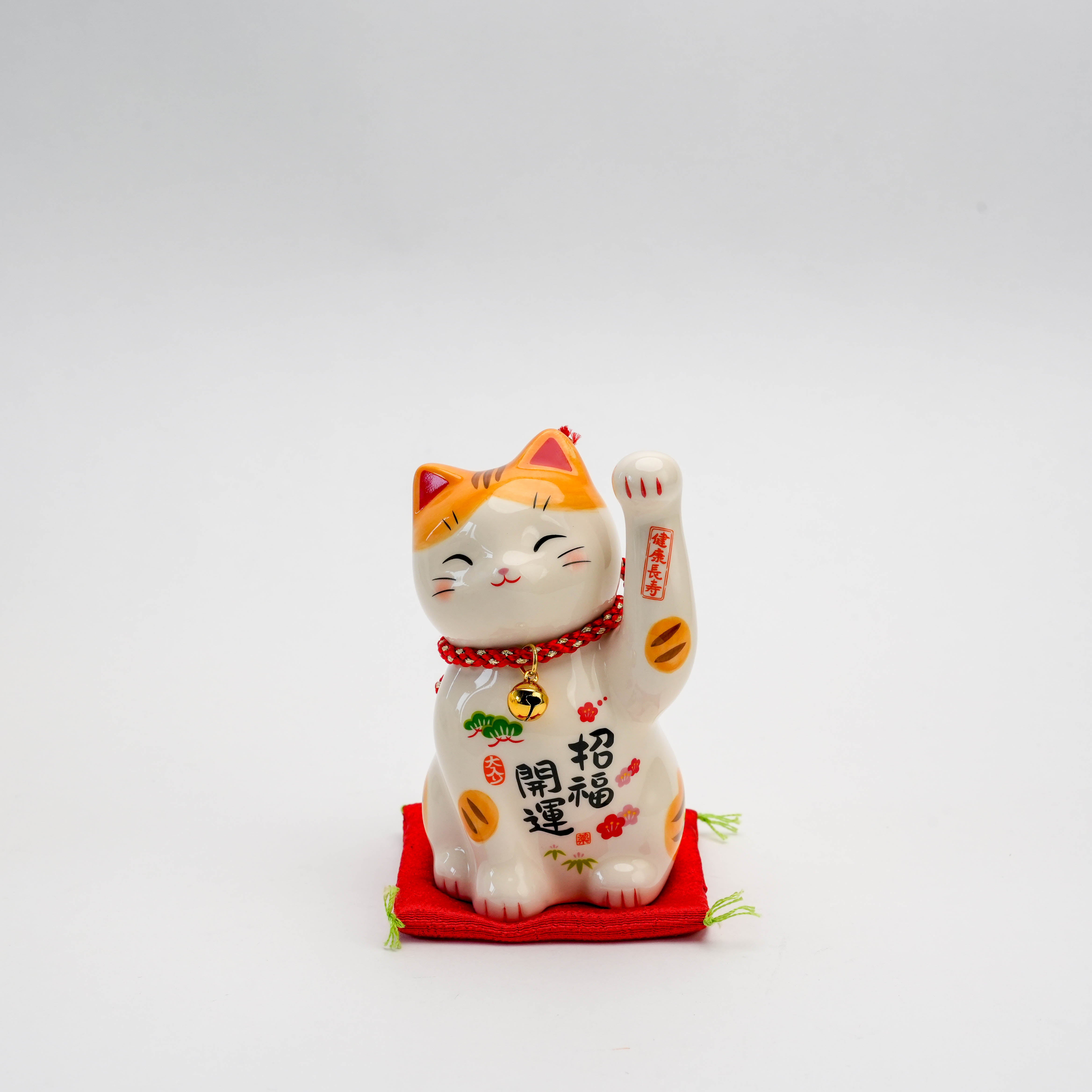 Yakushigama Healthy Longevity Beckoning Cat