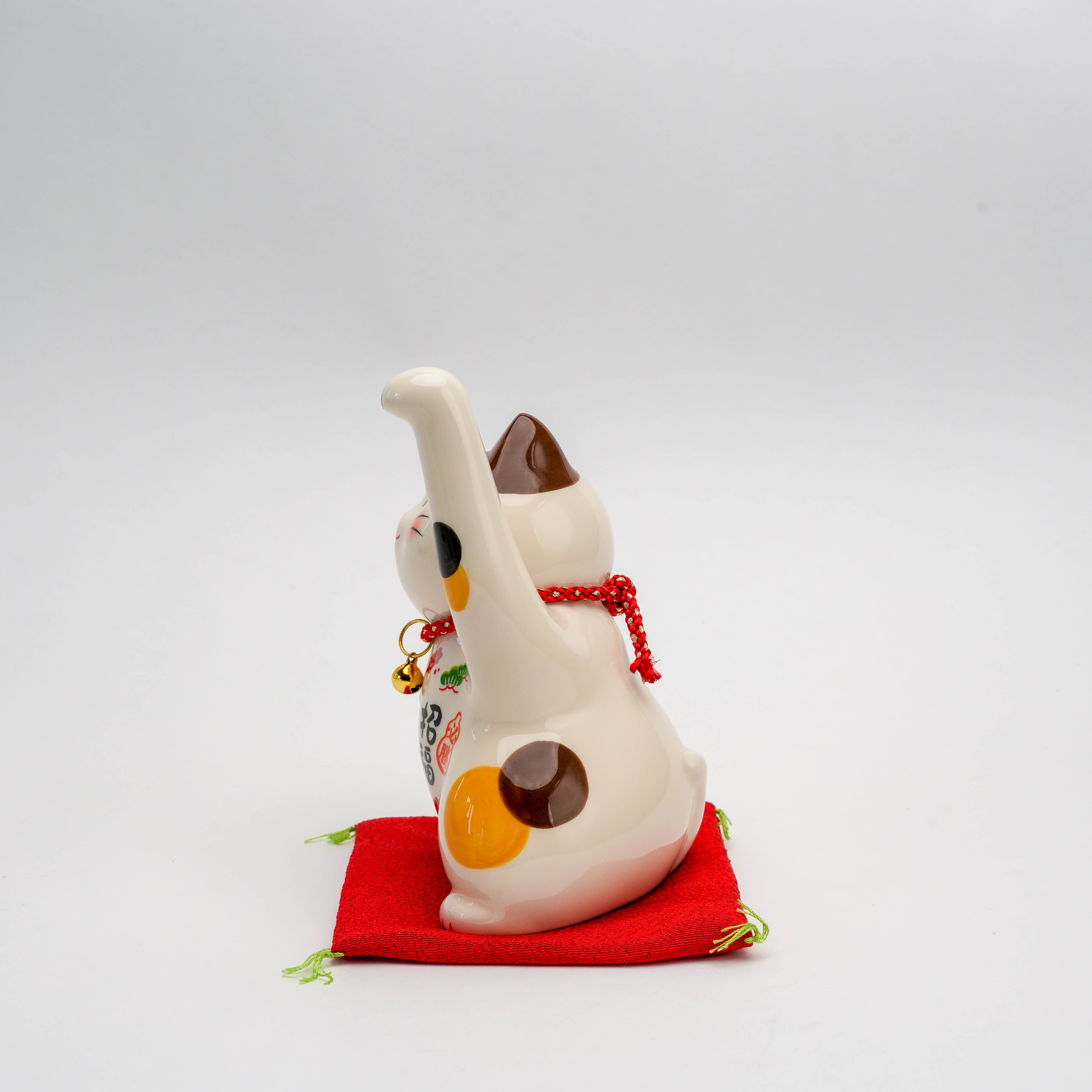 Yakushigama Welcome Great Fortune Beckoning Cat