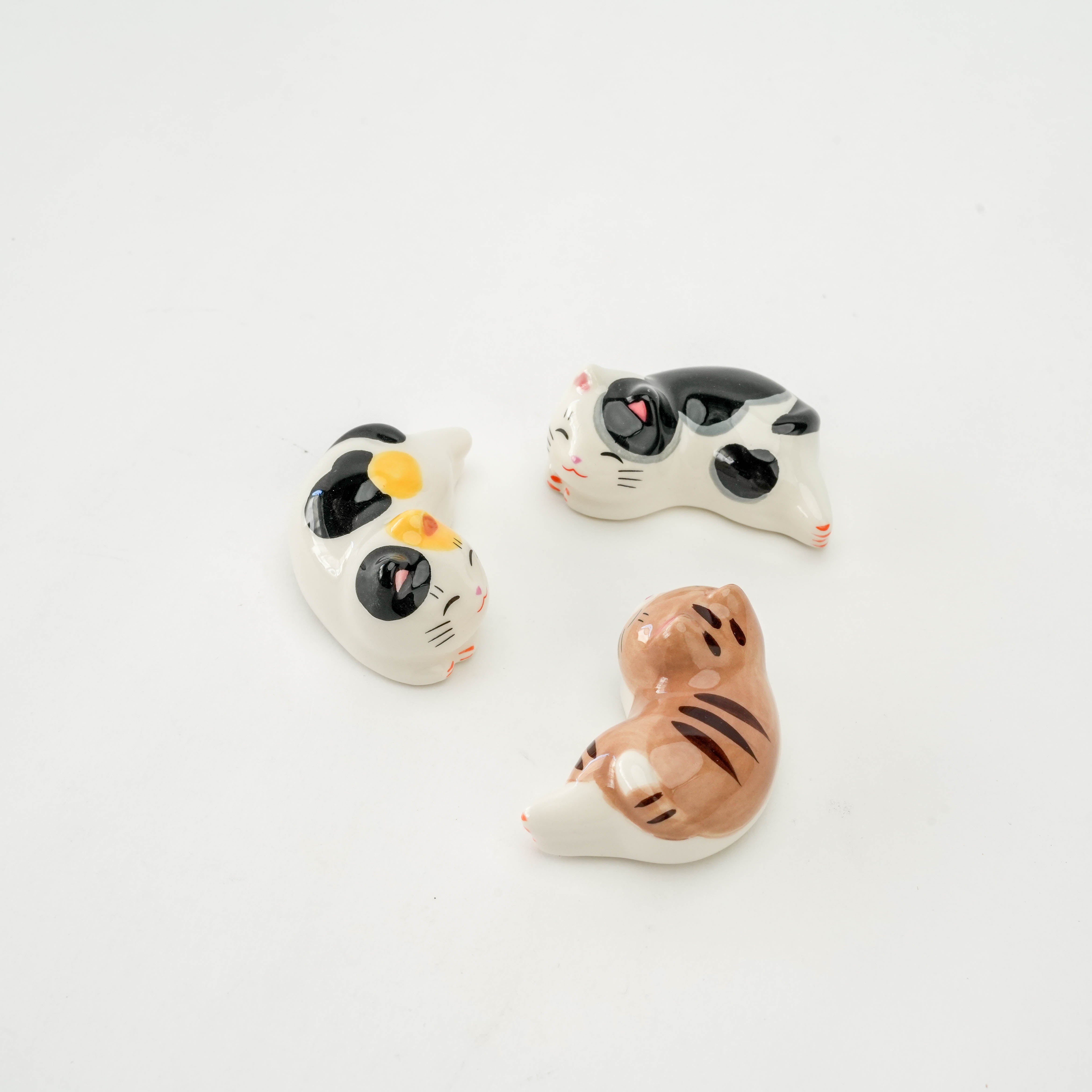 Yakushigama Cat Crouching Chopstick Rest 3 Set