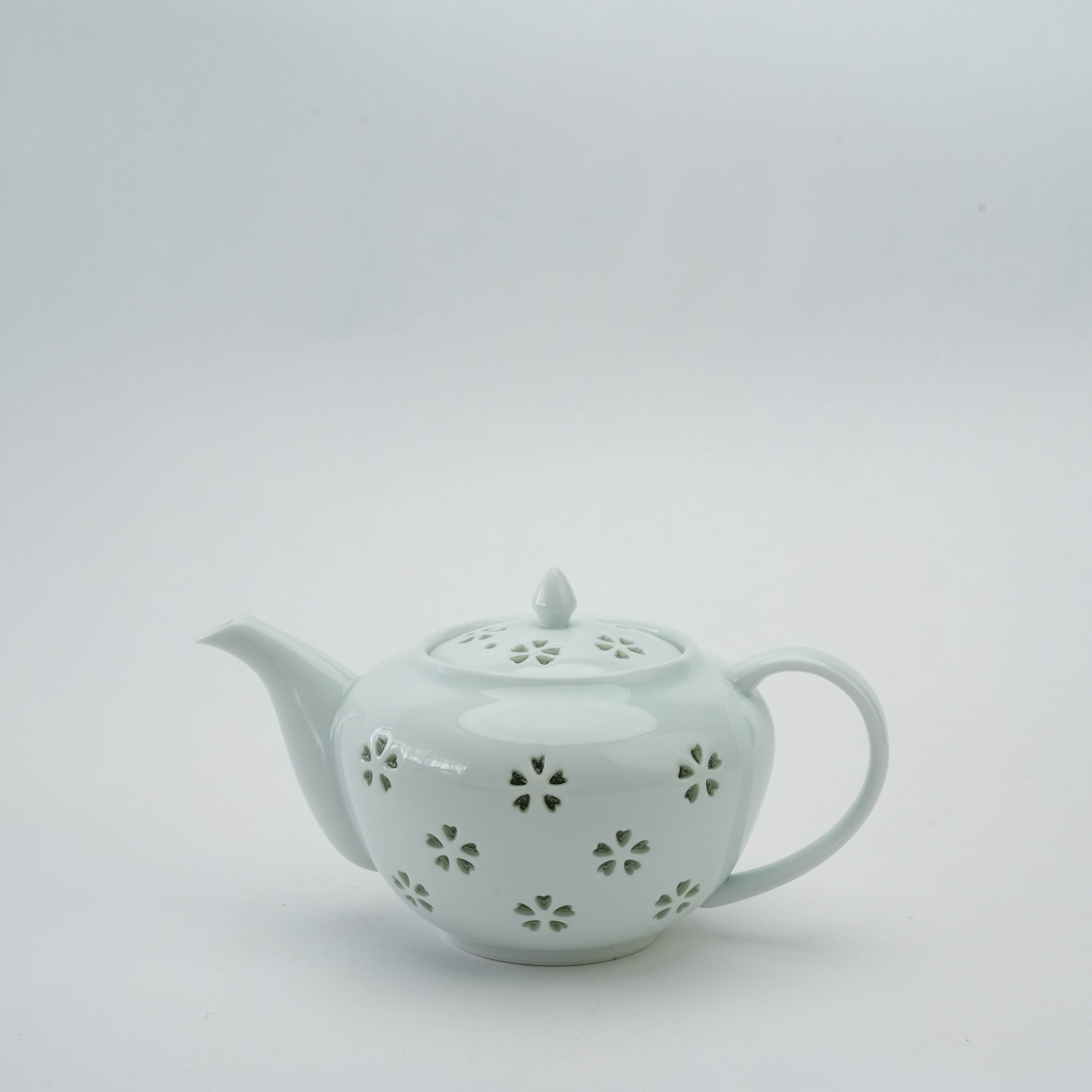 Arita Ware Crystal-Carved Hanazume Tea pot