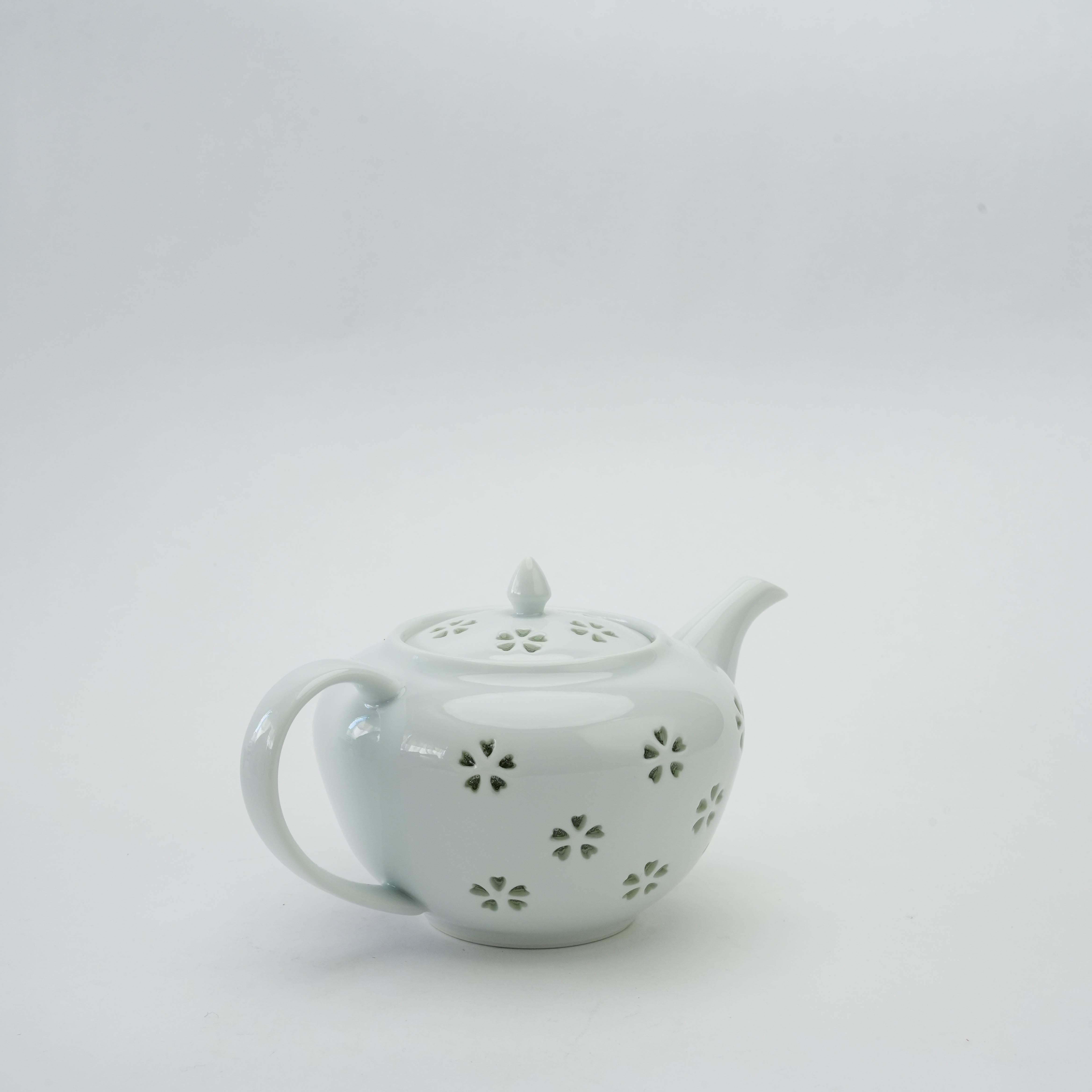 Arita Ware Crystal-Carved Hanazume Tea pot