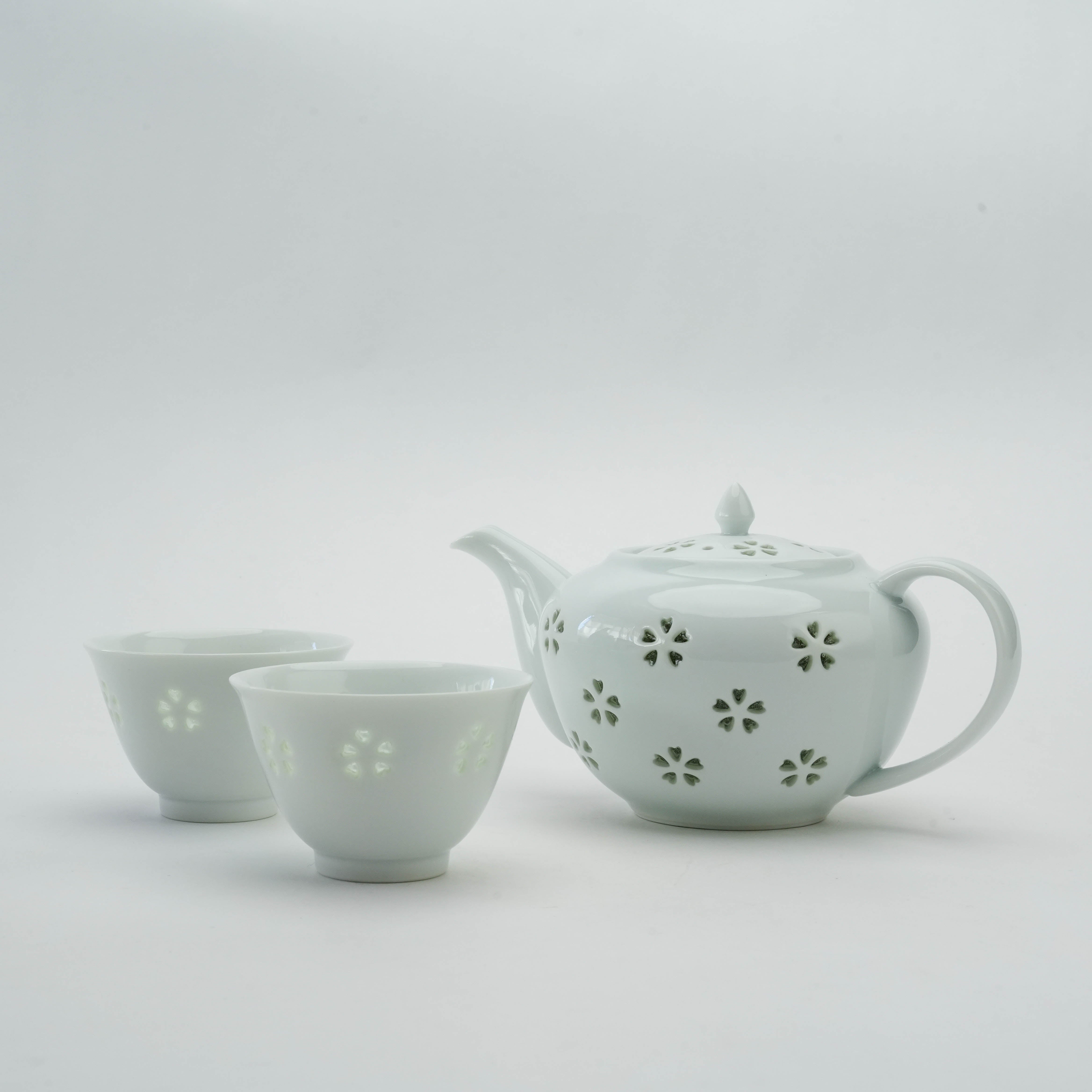 Arita Ware Crystal-Carved Hanazume Small Sencha Tea Cup