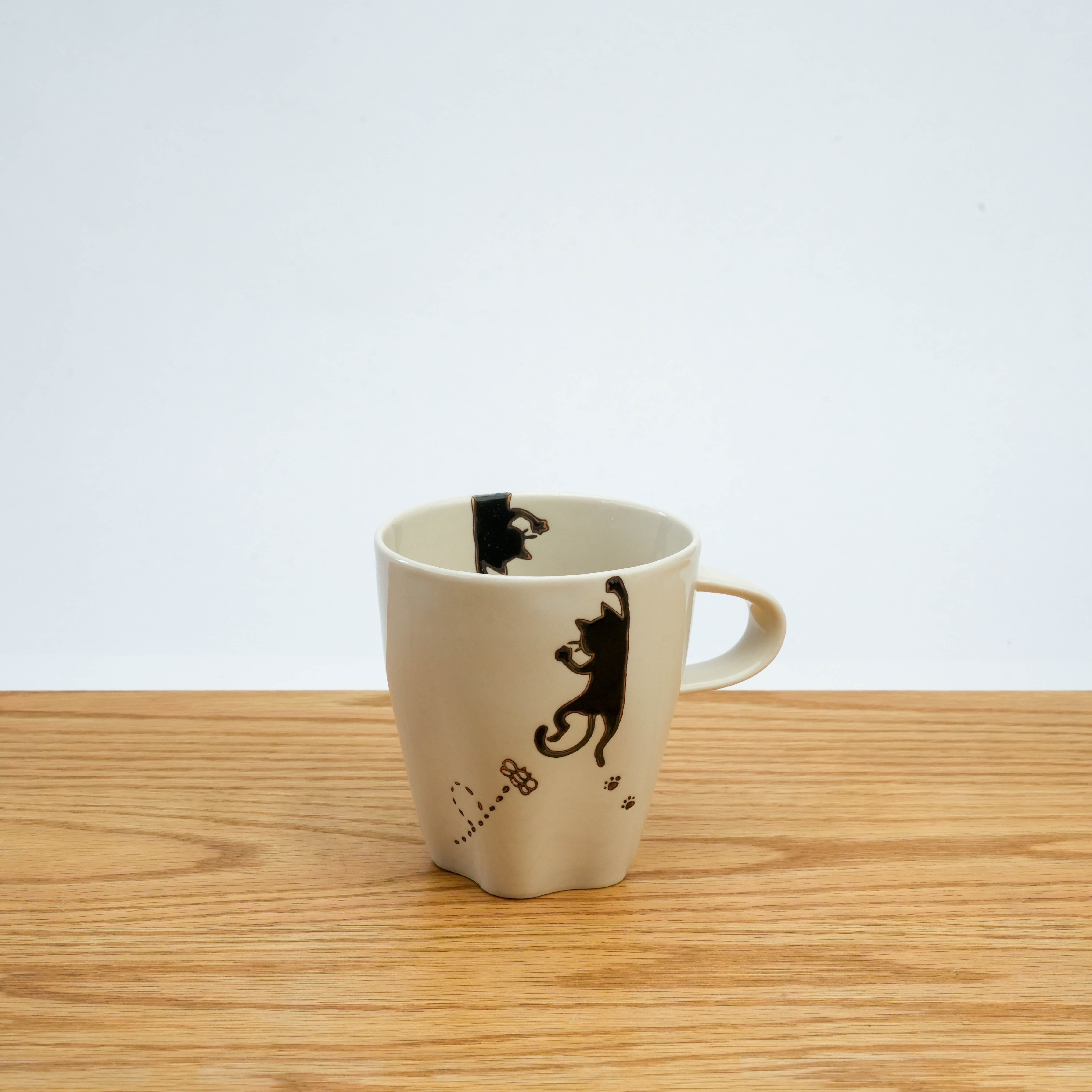 Hasami Ware Hanging Cat Paw Mug