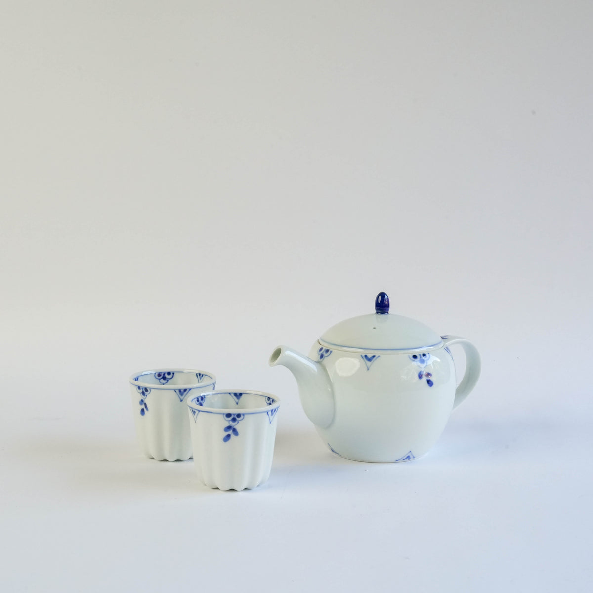 Arita Ware Blue Blossom Canelé Tea Set