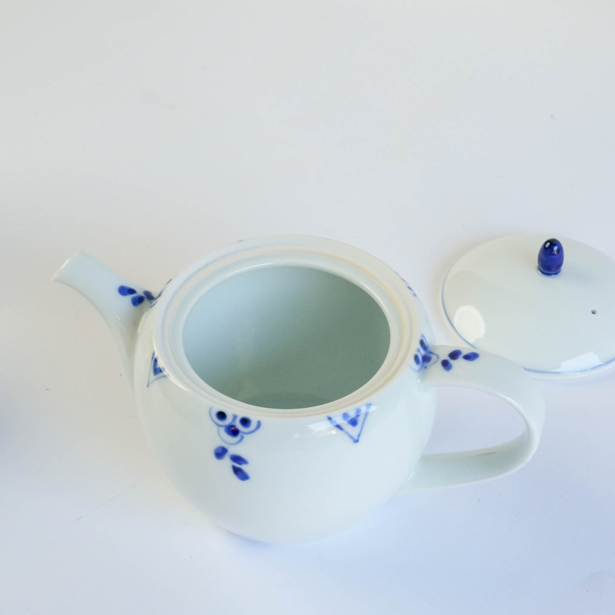 Arita Ware Blue Blossom Canelé Tea Set
