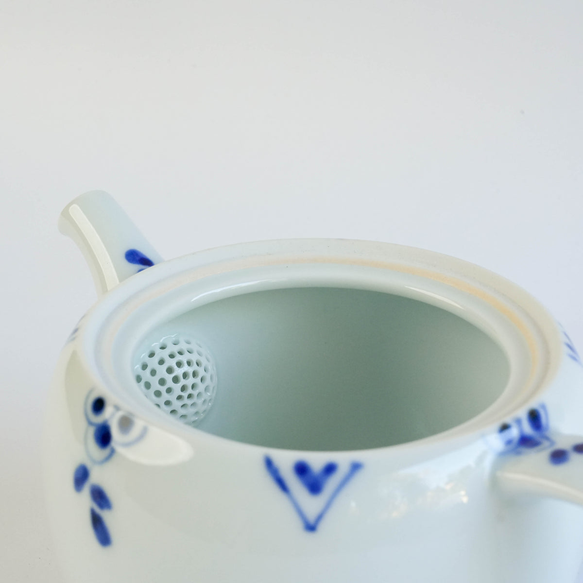 Arita Ware Blue Blossom Canelé Tea Set