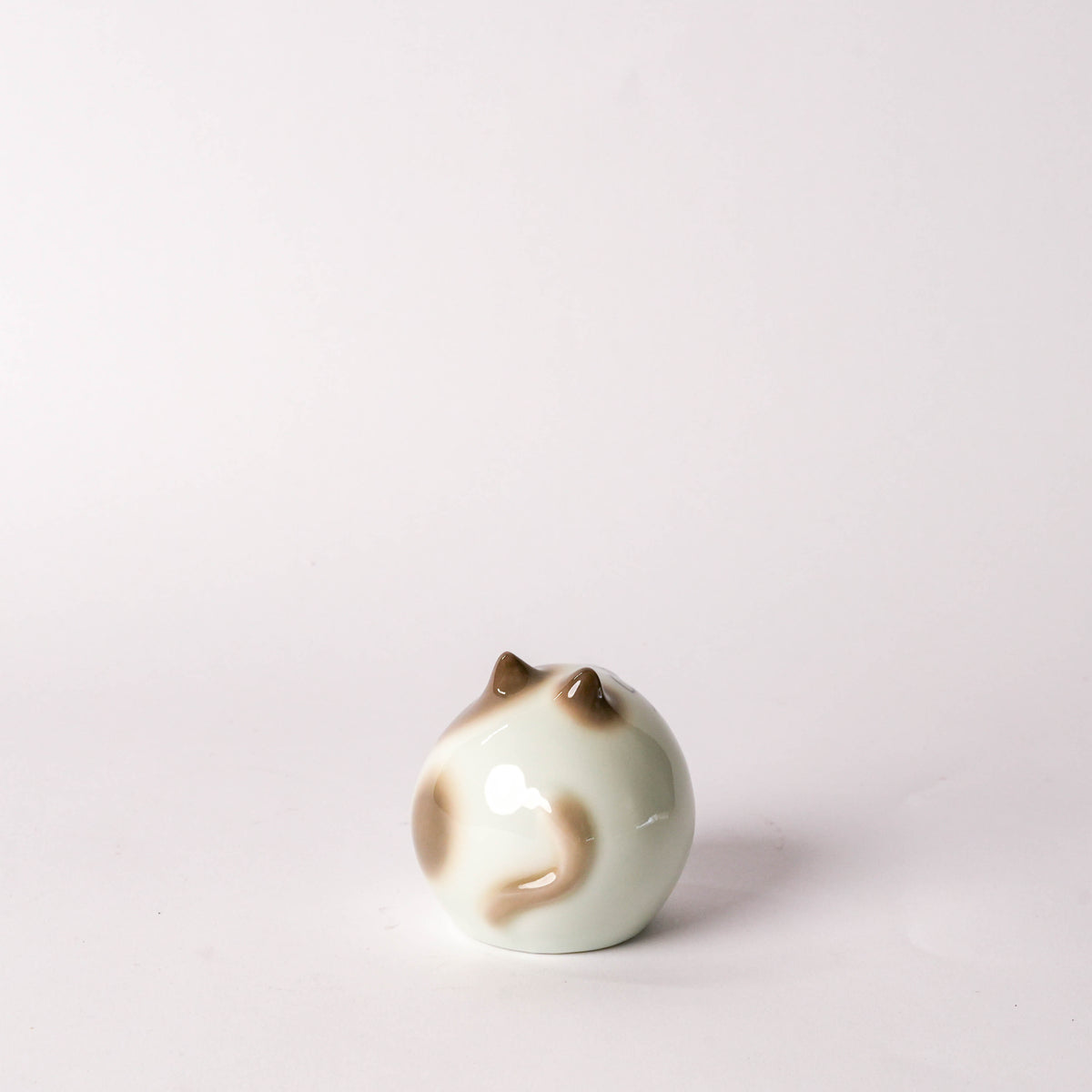 Arita Ware Round Laughing Cat Ornament