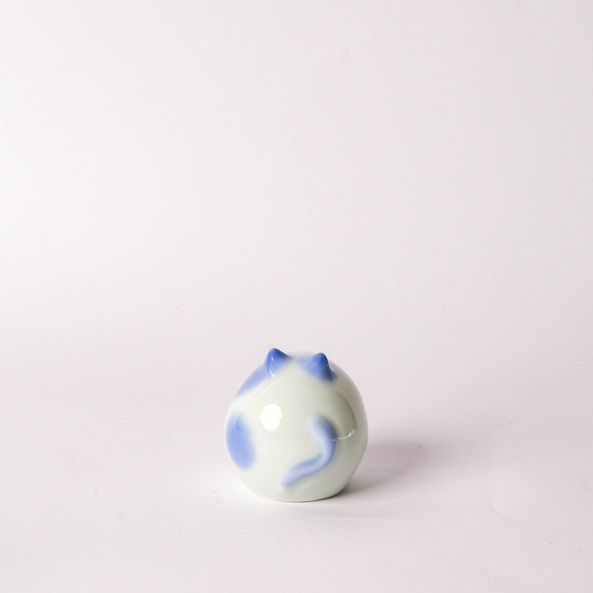 Arita Ware Round Laughing Cat Ornament